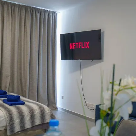 公寓 Seaview Suite49 Steps To Mackenzie Beach Larnaca *