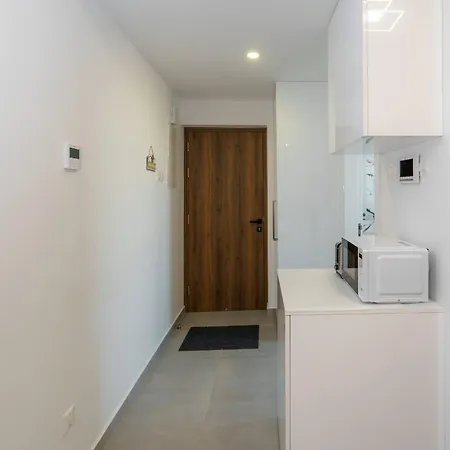 Seaview Studio With Balcony Mackenzie Beach *