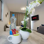 Seaview 49 With Balcony & Open Kitchen, Free Parking & Smart Tv Apartmán *