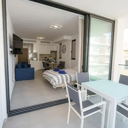 Seaview Suite49 Steps To Mackenzie Beach Larnaca *