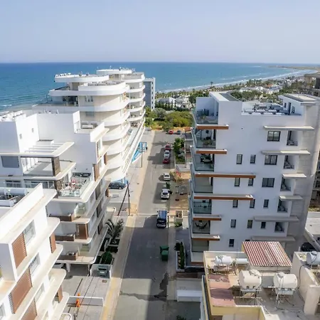 Seaview Studio With Balcony Mackenzie Beach * לרנקה