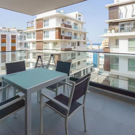 Apartmán Seaview With Balcony Mackenzie Larnaca
