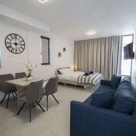 Seaview Suite49 Steps To Mackenzie Beach Larnaca شقة لارنكا