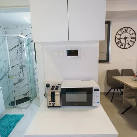 Apartament Hubstay - Seaview Suite 49 in Mackenzy Larnaca *