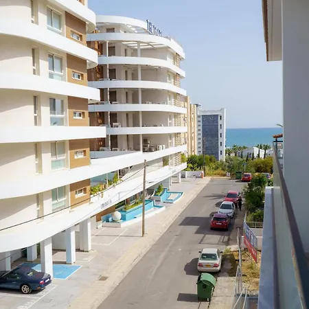 Seaview Suite49 Steps To Mackenzie Beach Larnaca